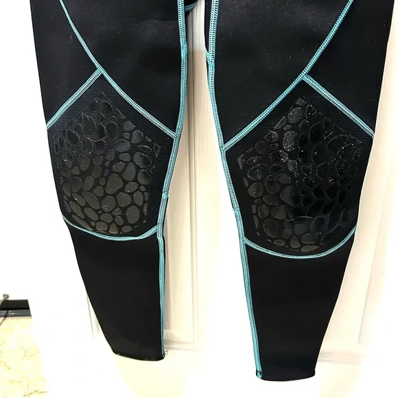 New Sea Skin Women's Black and Blue Full Body Wetsuit Size S - Picture 5 of 10
